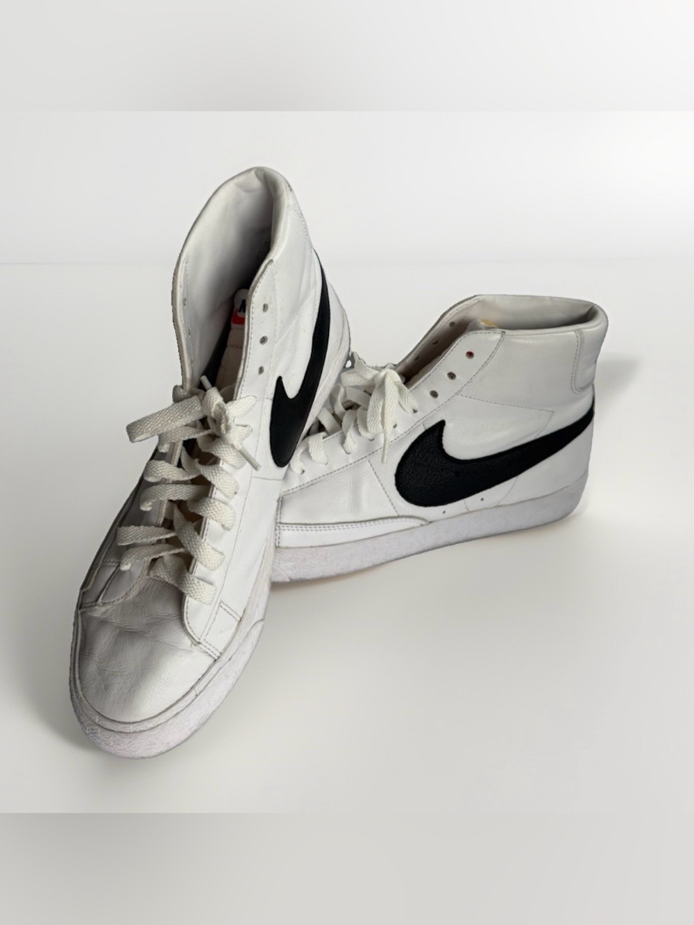Nike Blazer Mid ‘77 White Black High Top Lace Up Sneakers School Streetwear